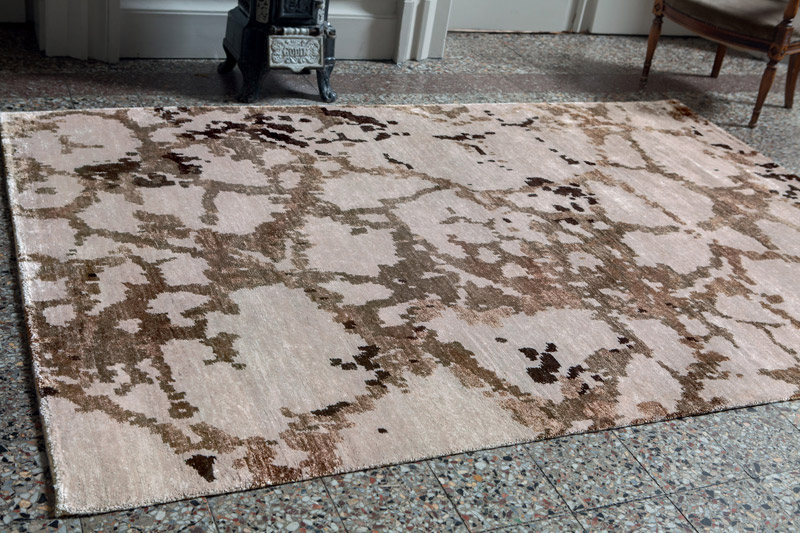 AMAZING-TAUPE-amb